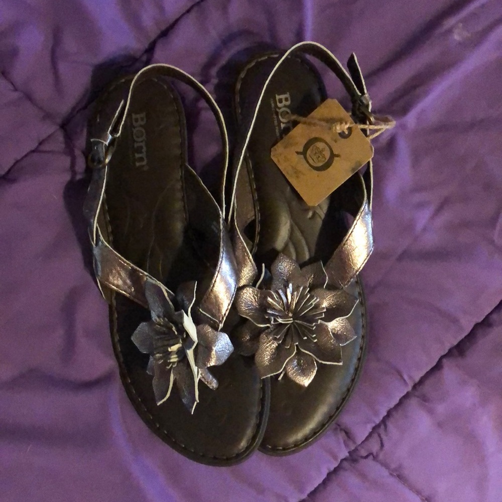 Born sandals